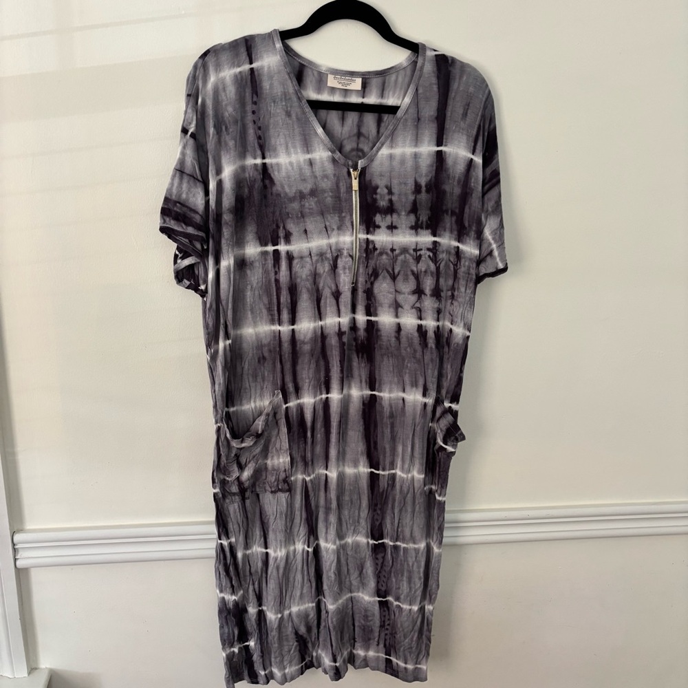 Dwell and Slumber Tie-Dye V-Neck Sleep Dress